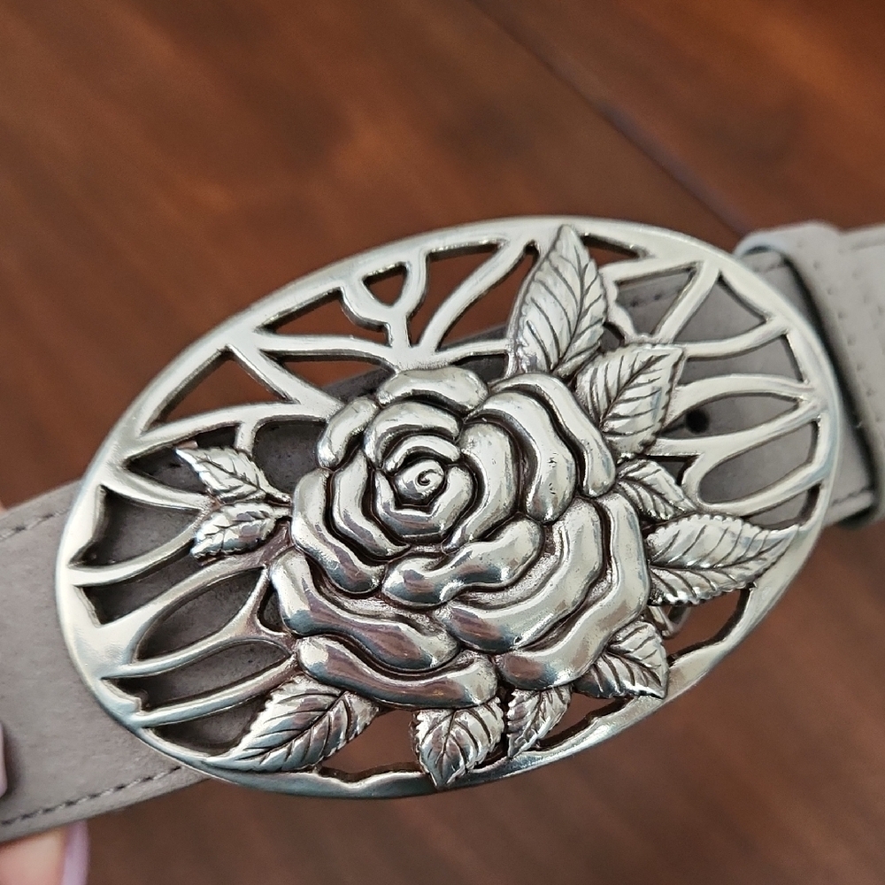Gray Leather Belt with Silver Rose Buckle